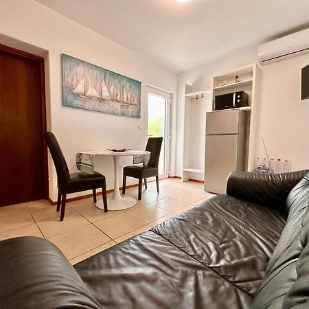 Apartments Z นยีวีเซ ภายนอก รูปภาพ