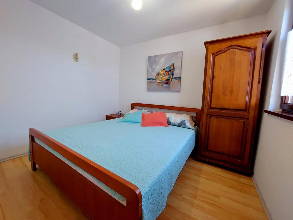 Apartments Z นยีวีเซ ภายนอก รูปภาพ
