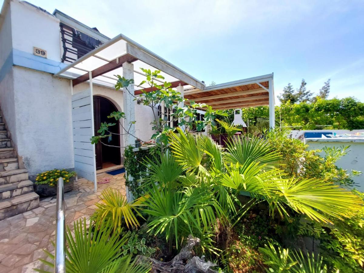 Apartments Z นยีวีเซ ภายนอก รูปภาพ