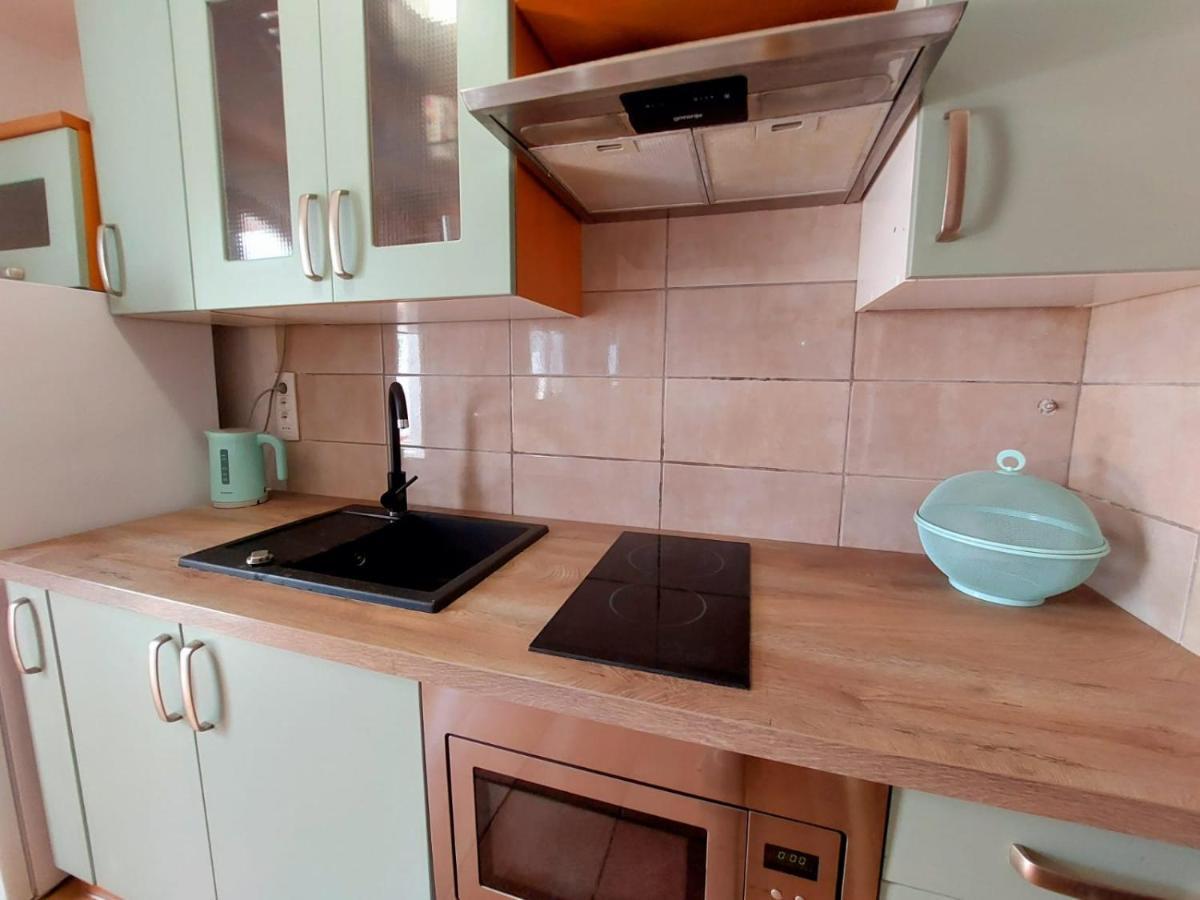 Apartments Z นยีวีเซ ภายนอก รูปภาพ