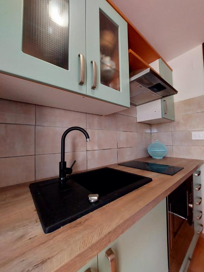 Apartments Z นยีวีเซ ภายนอก รูปภาพ