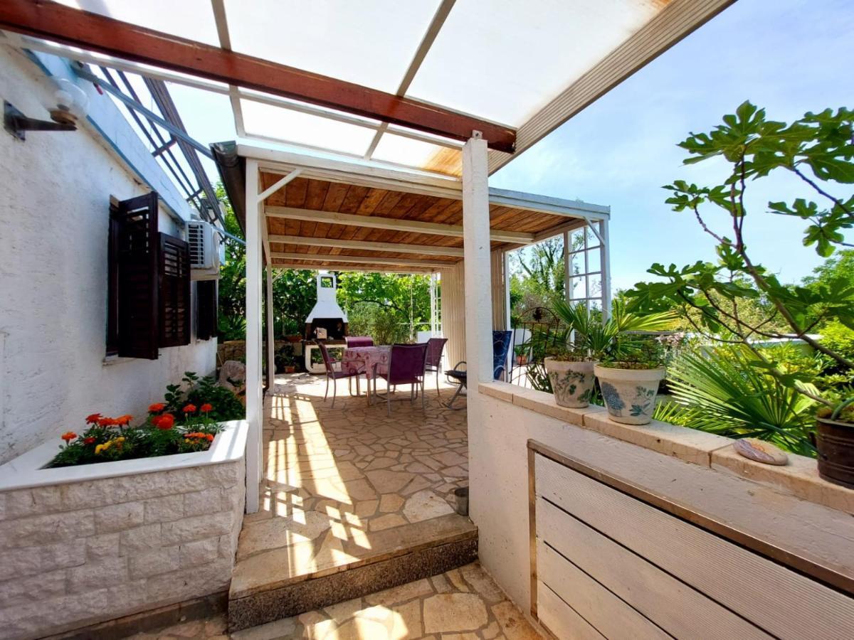Apartments Z นยีวีเซ ภายนอก รูปภาพ