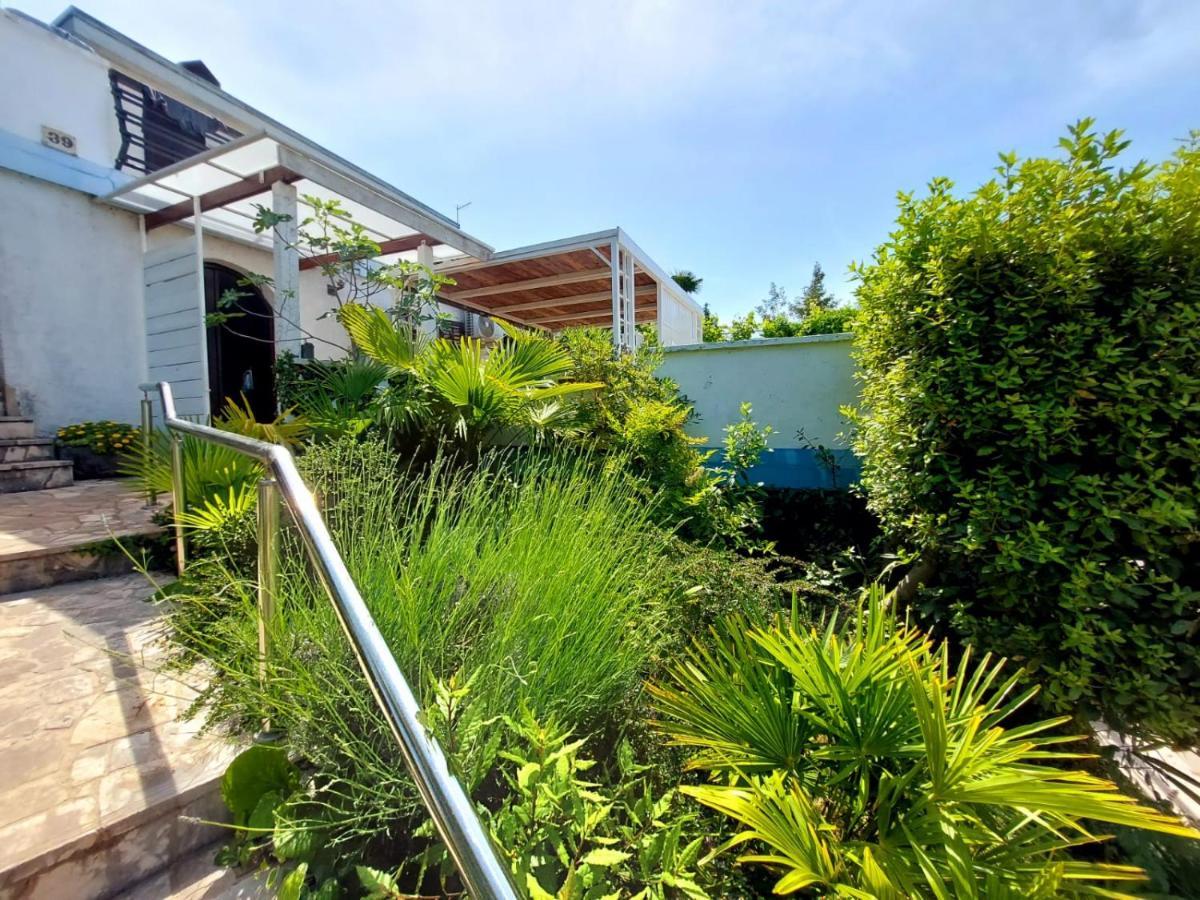Apartments Z นยีวีเซ ภายนอก รูปภาพ