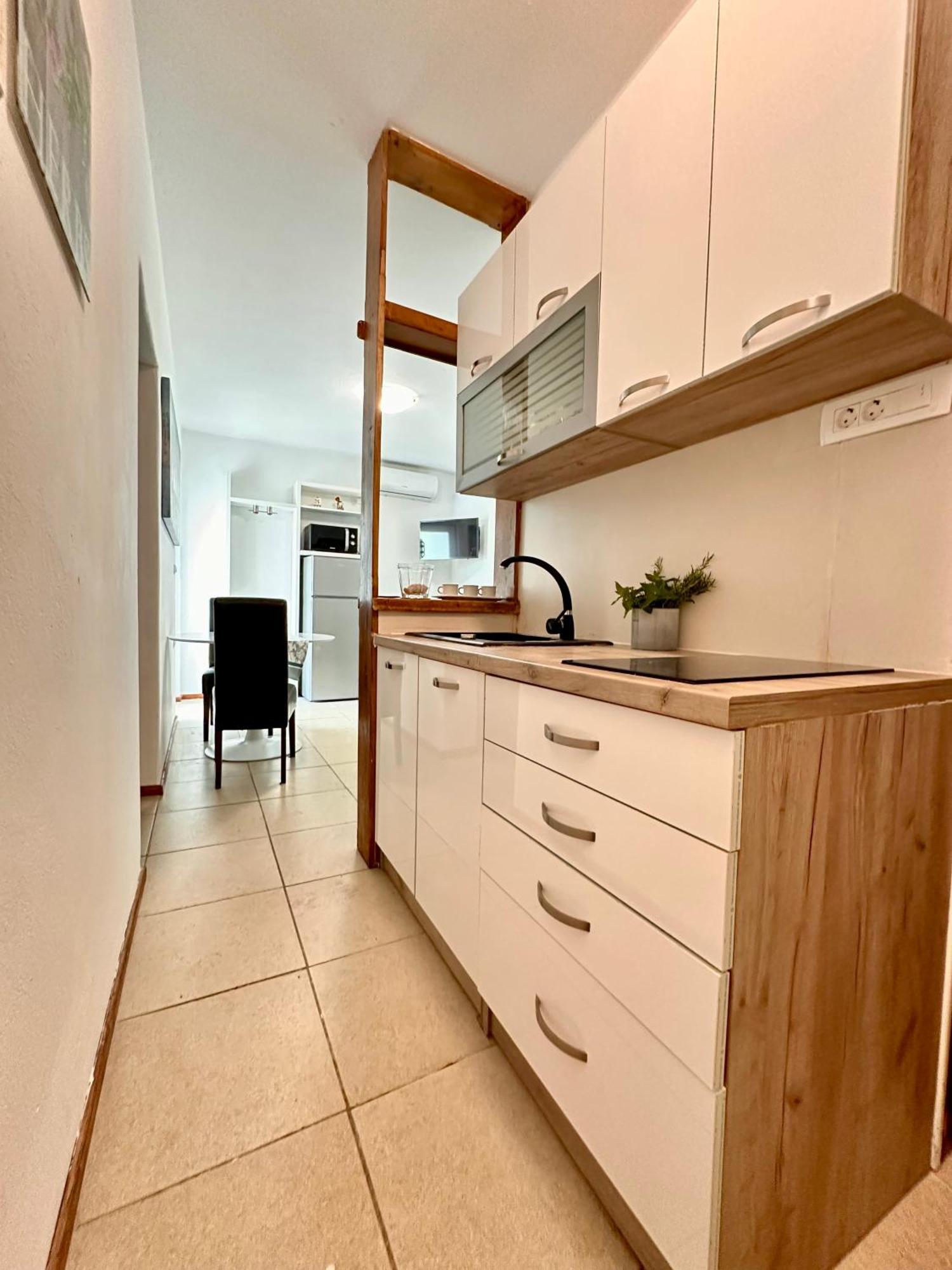 Apartments Z นยีวีเซ ภายนอก รูปภาพ